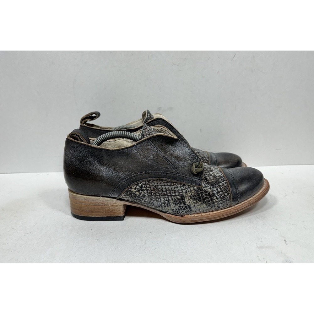 Freebird By Steven Mabel Women's Size 8 Distressed Leather Snake Print Slip on